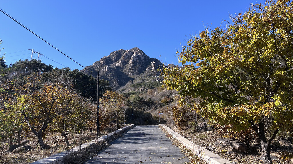 Big Black Mountain and Chang Tomb | The approach to Big Black Mountain, with the peak seen in the distance