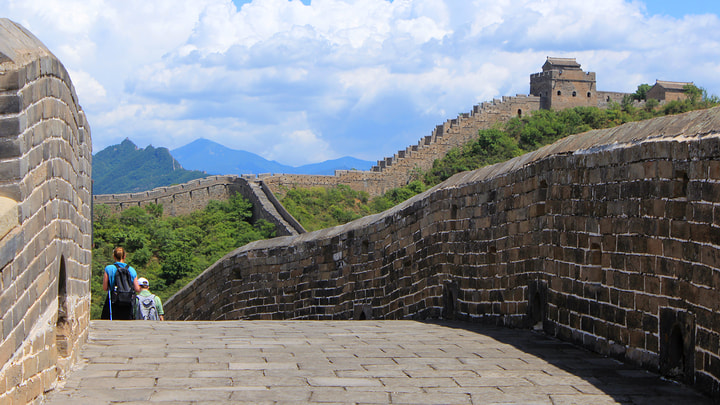 Approaching Zhuanduokou Pass and the General’s Tower at Jinshanling